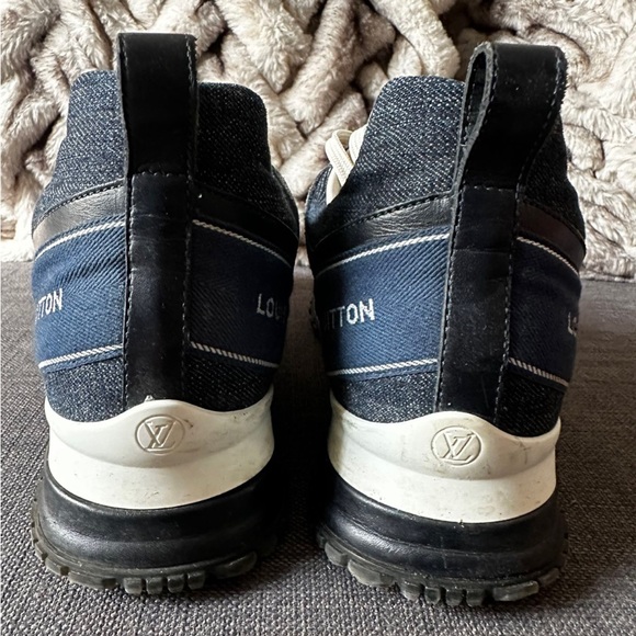 LOUIS VUITTON DENIM SNEAKER SIZE 39 (9 US) - Picture 4 of 9